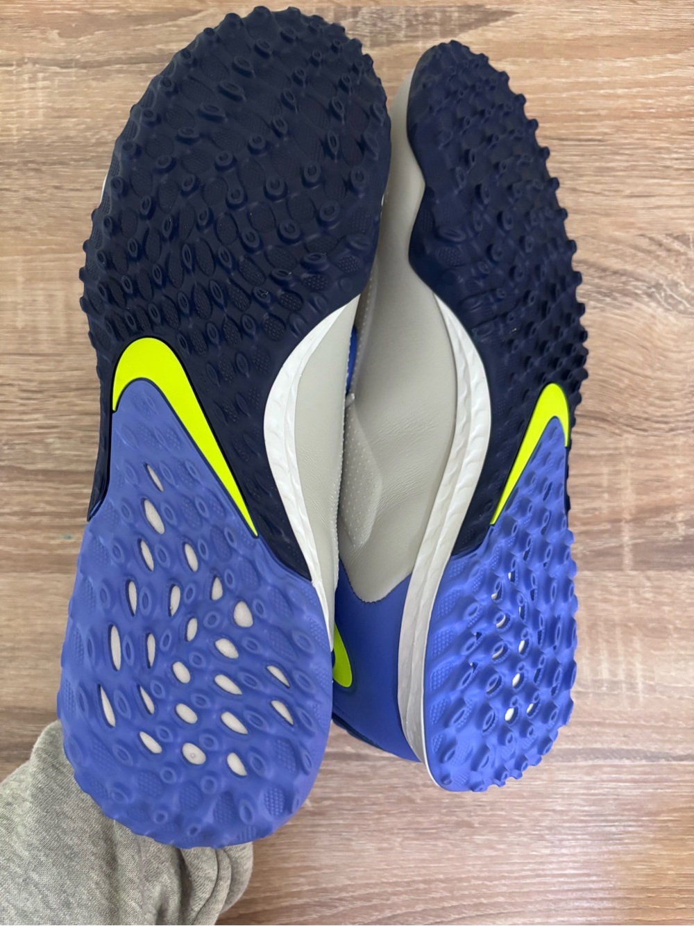 Nike React Legend 9 Pro TF Turf Soccer Shoes Grey/Yellow - size 9 - Picture 7 of 7